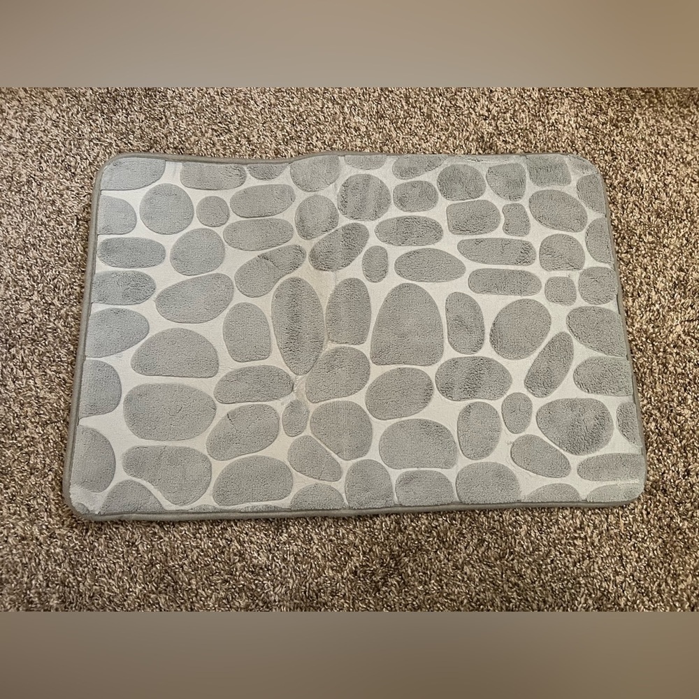 NEW BATHROOM RUG GREY COLOR - Picture 4 of 9